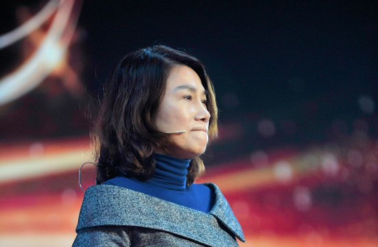 董明珠现场流泪：我后悔没有对妈妈尽孝道