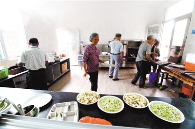 “老年人食堂顶呱呱” ——连城县揭乐乡官峰村老年幸福院见闻