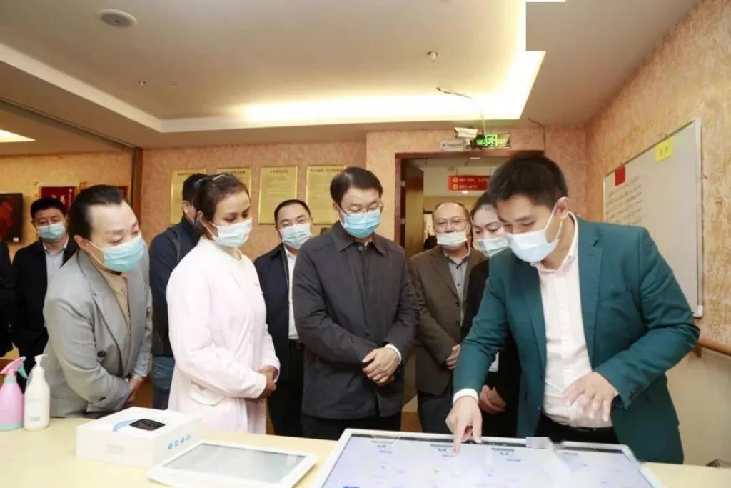 李明清调研检查养老服务机构慰问入住老人