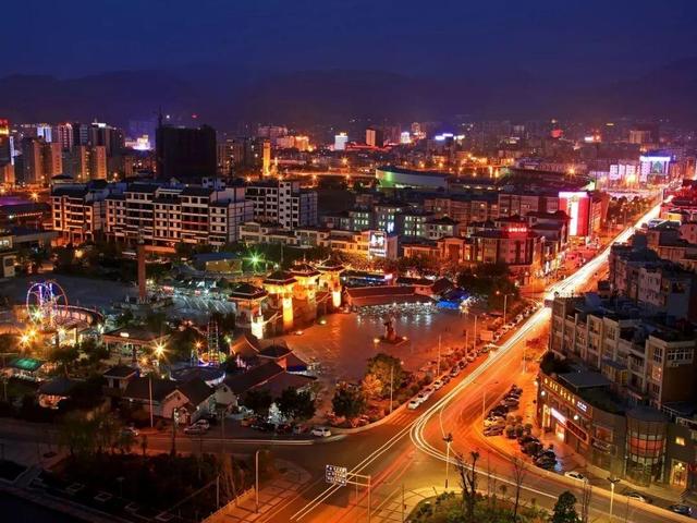 四川又出“养老宝地”，成都、乐山纷纷落选，竟是这座县级市