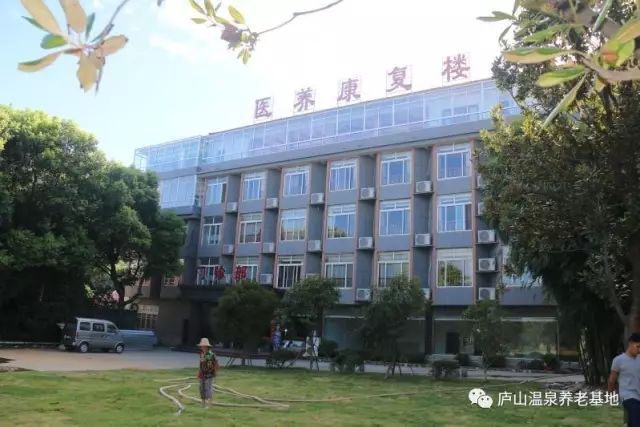 医养结合的模式　文化养老的方式--倍受省总工会老干部疗养团老年朋友的青睐